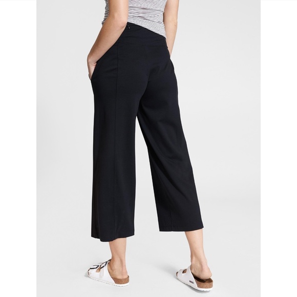 Athleta Pants - Athleta Black Globetrotter Ankle Crop Pants